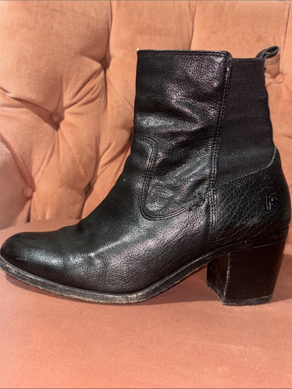 Frye black ankle boots heeled pull on rounded toe distressed leather booties 9